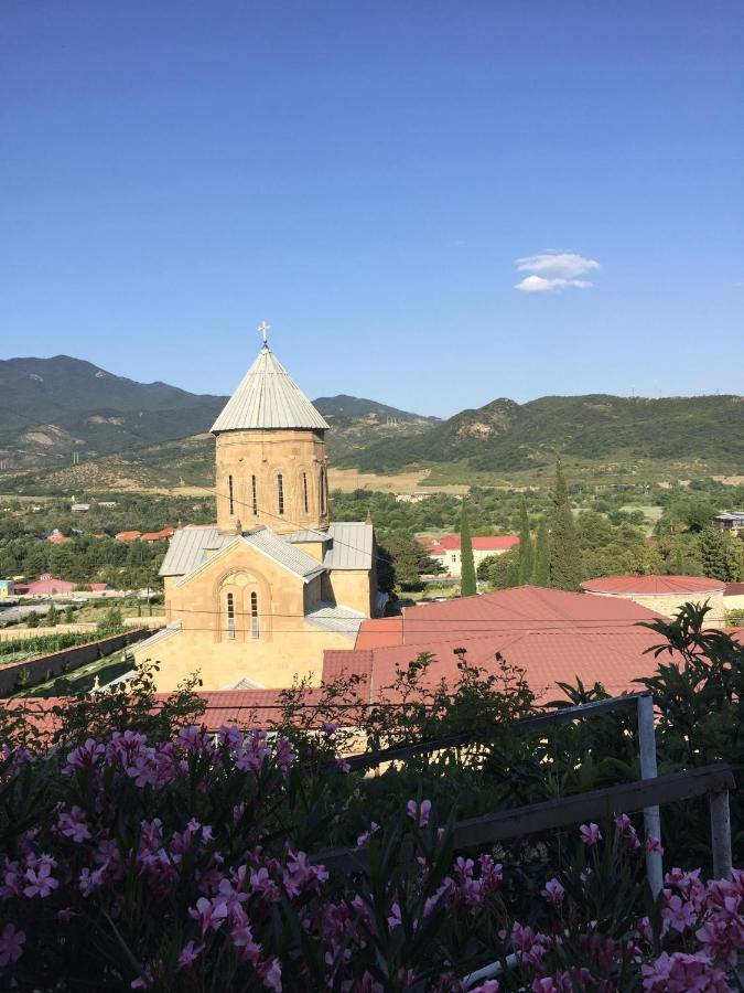 Отель Garden And Panorama Мцхета Экстерьер фото