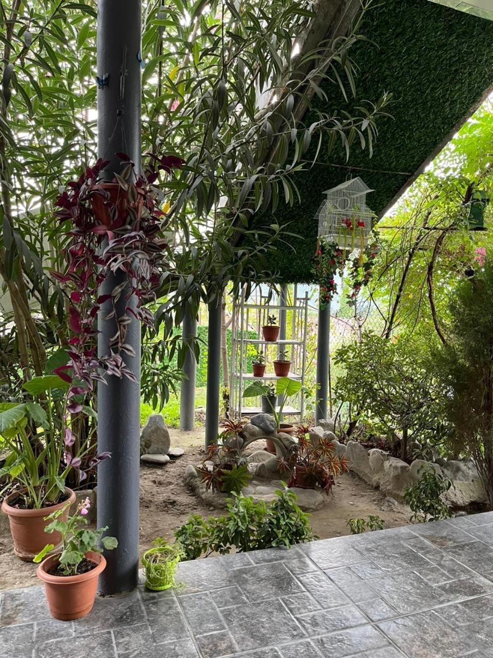 Отель Garden And Panorama Мцхета Экстерьер фото